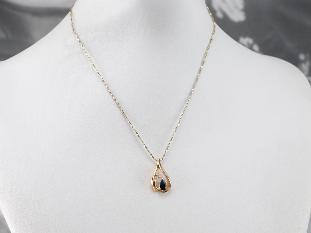 Colgante de oro, zafiro y diamantes