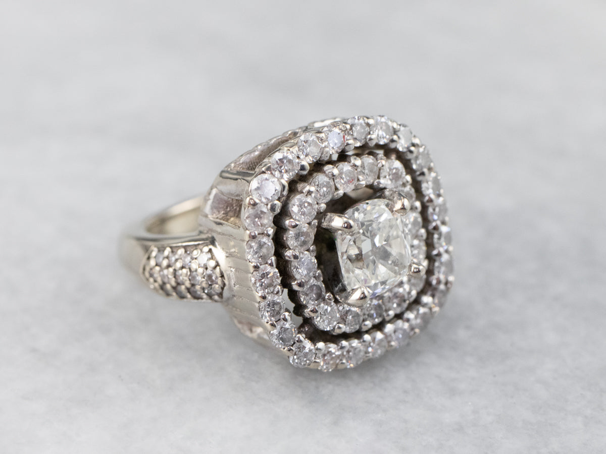 Anillo de compromiso con doble halo de diamantes