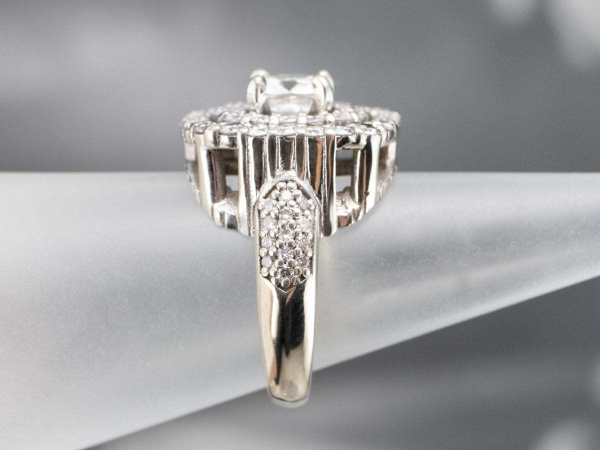 Anillo de compromiso con doble halo de diamantes