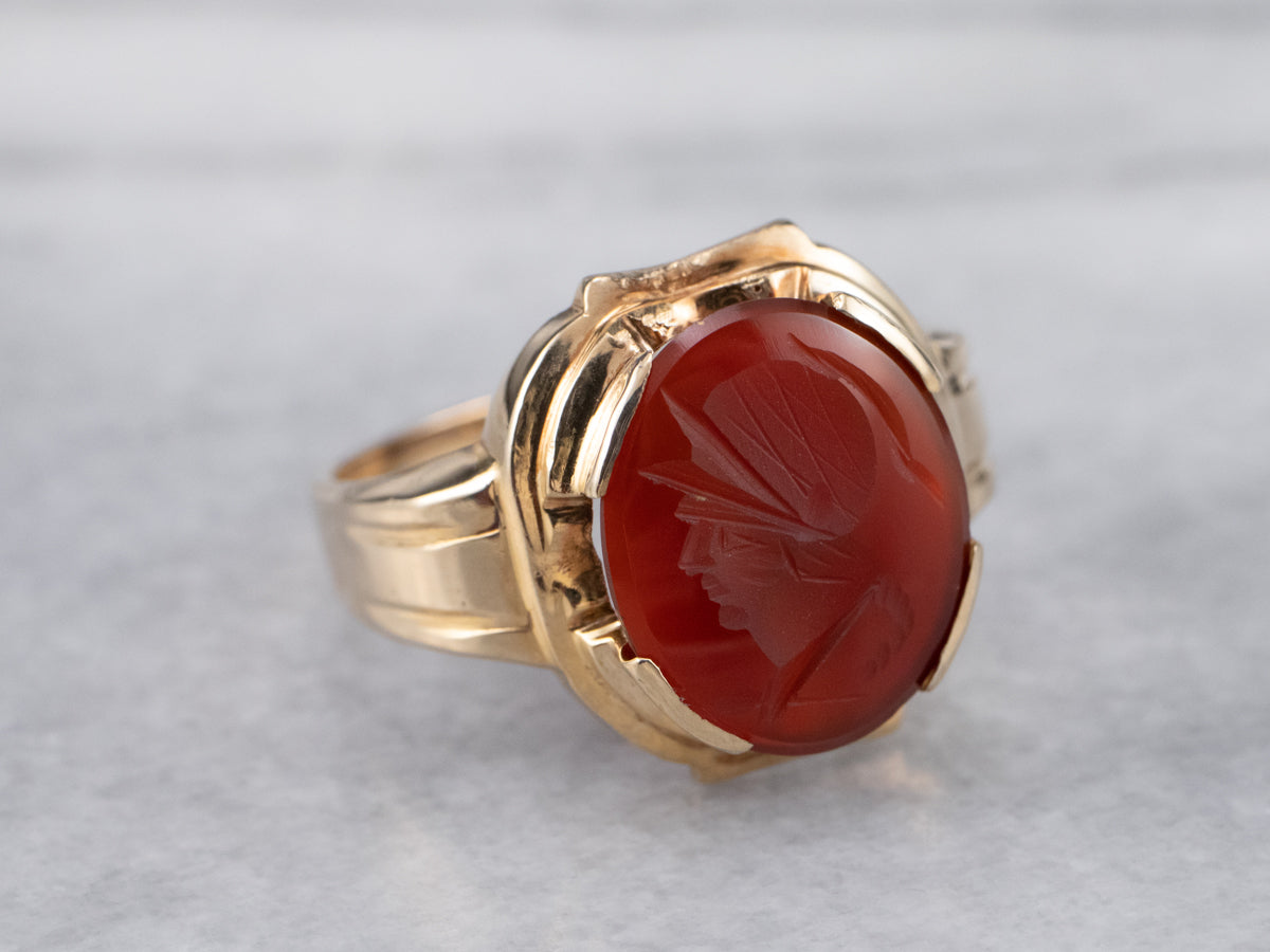 Anillo intaglio de cornalina de oro vintage