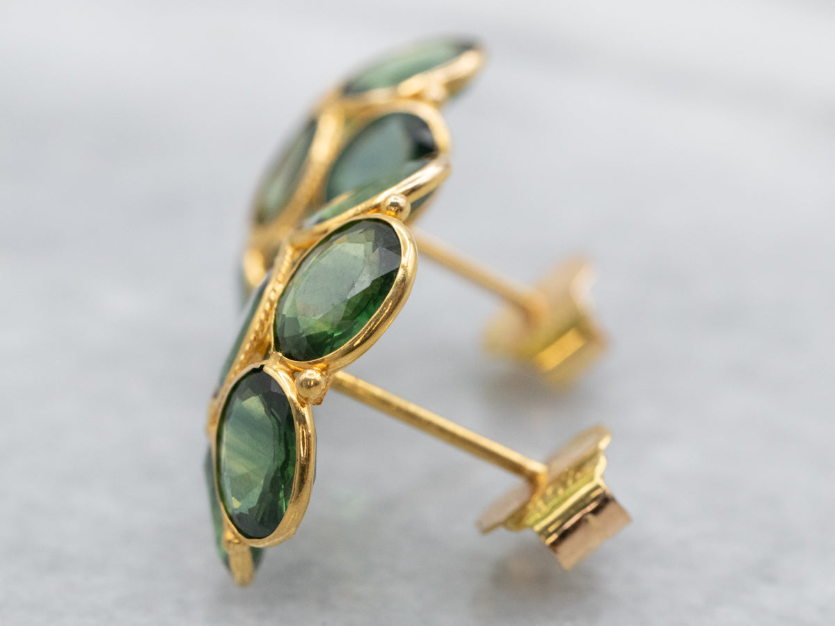 Pendientes de racimo de zafiro verde