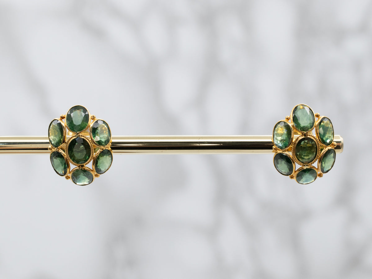 Pendientes de racimo de zafiro verde