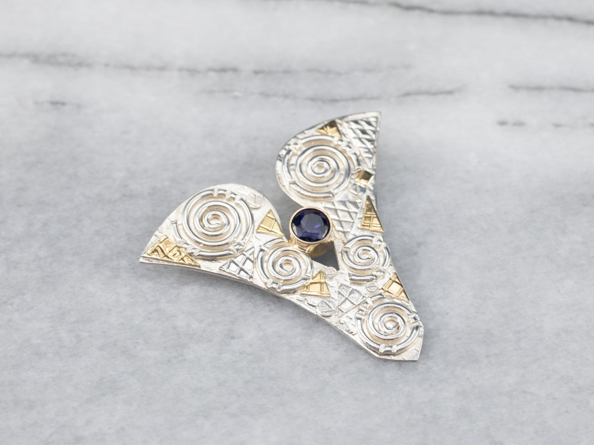 Colgante modernista de metal con mezcla de zafiro sintético