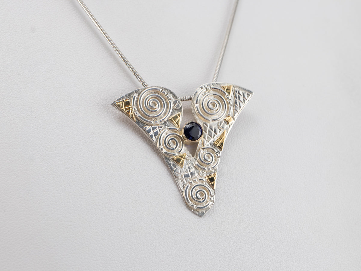 Colgante modernista de metal con mezcla de zafiro sintético