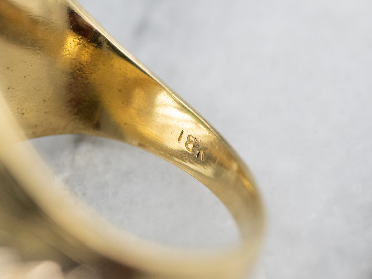 Anillo modernista de oro de 18 quilates con diamantes y jade