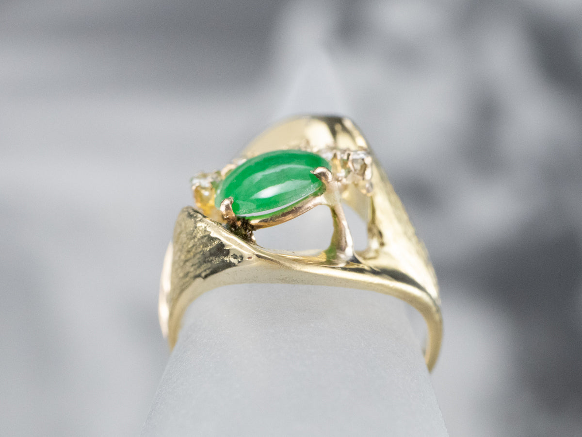 Anillo modernista de oro de 18 quilates con diamantes y jade