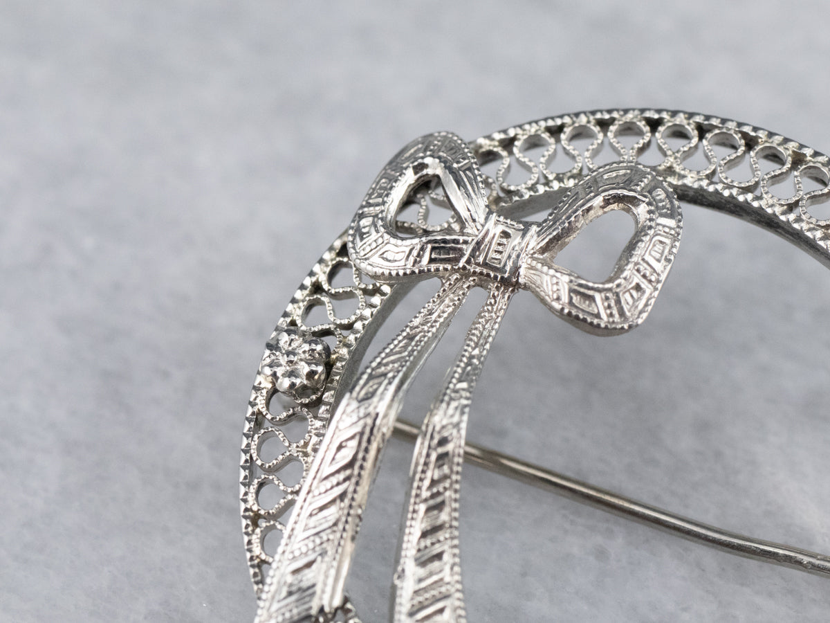 Retro Era Gold Filigree Circle Pin