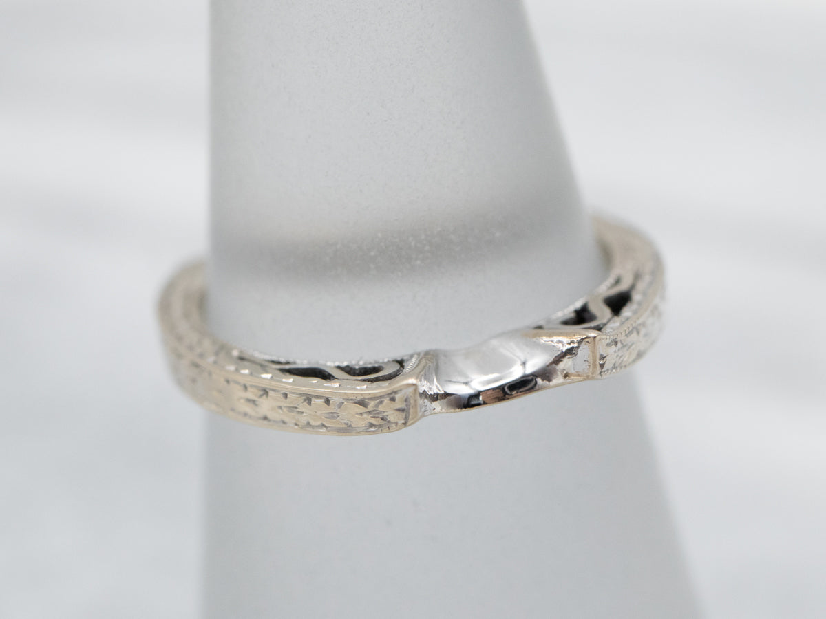 Engraved Gold Vintage Contour Band