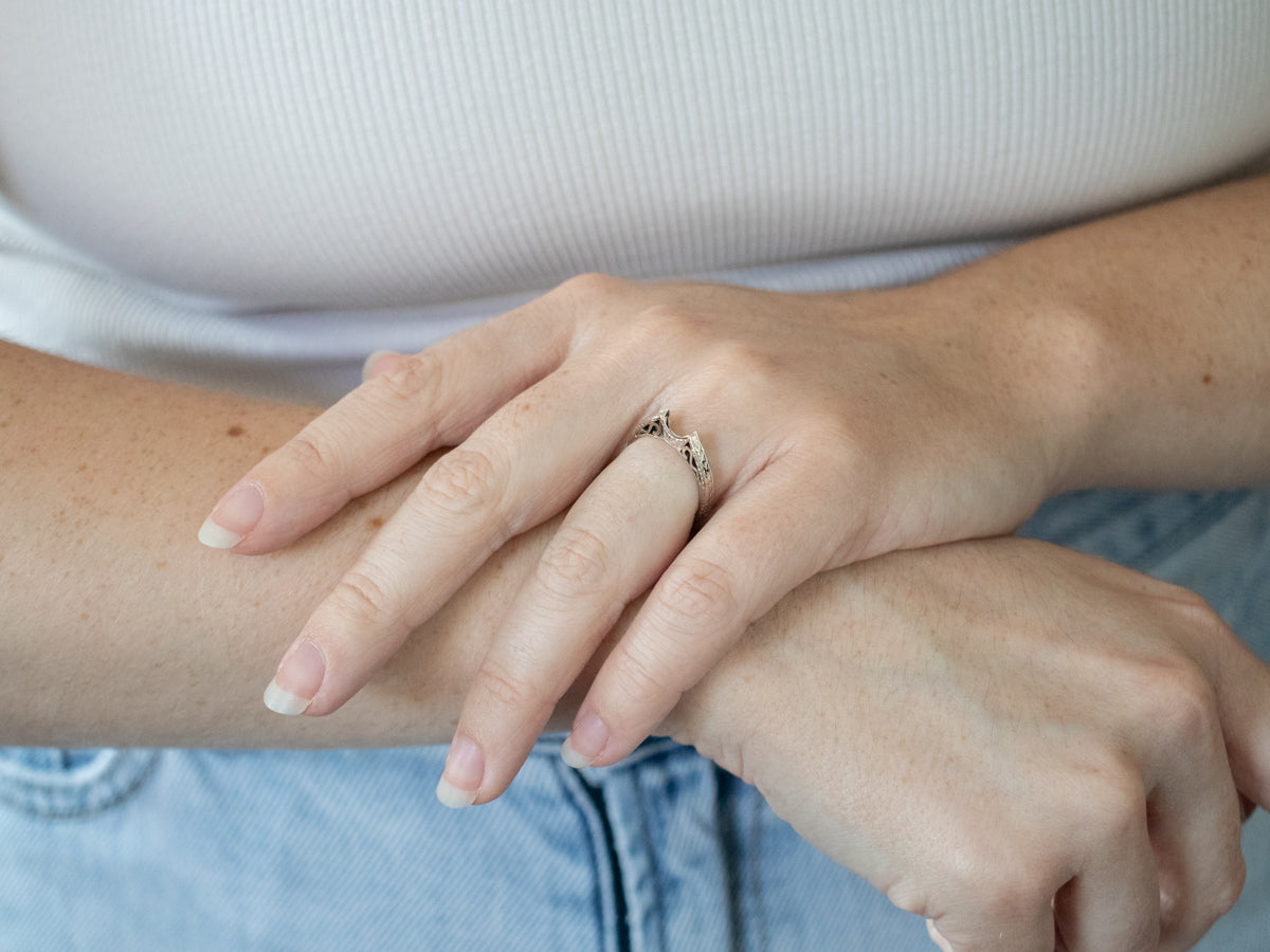 Engraved Gold Vintage Contour Band