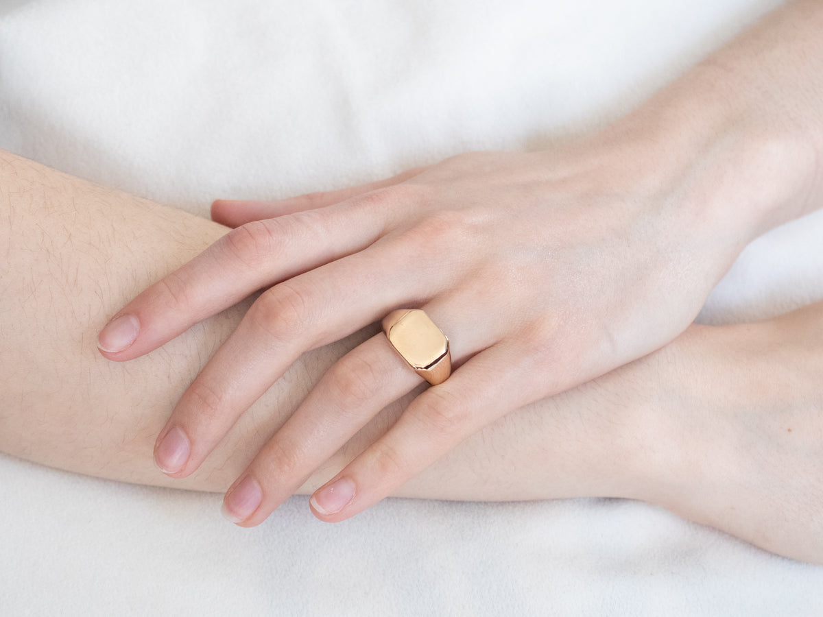 Unisex Vintage Gold Signet Ring