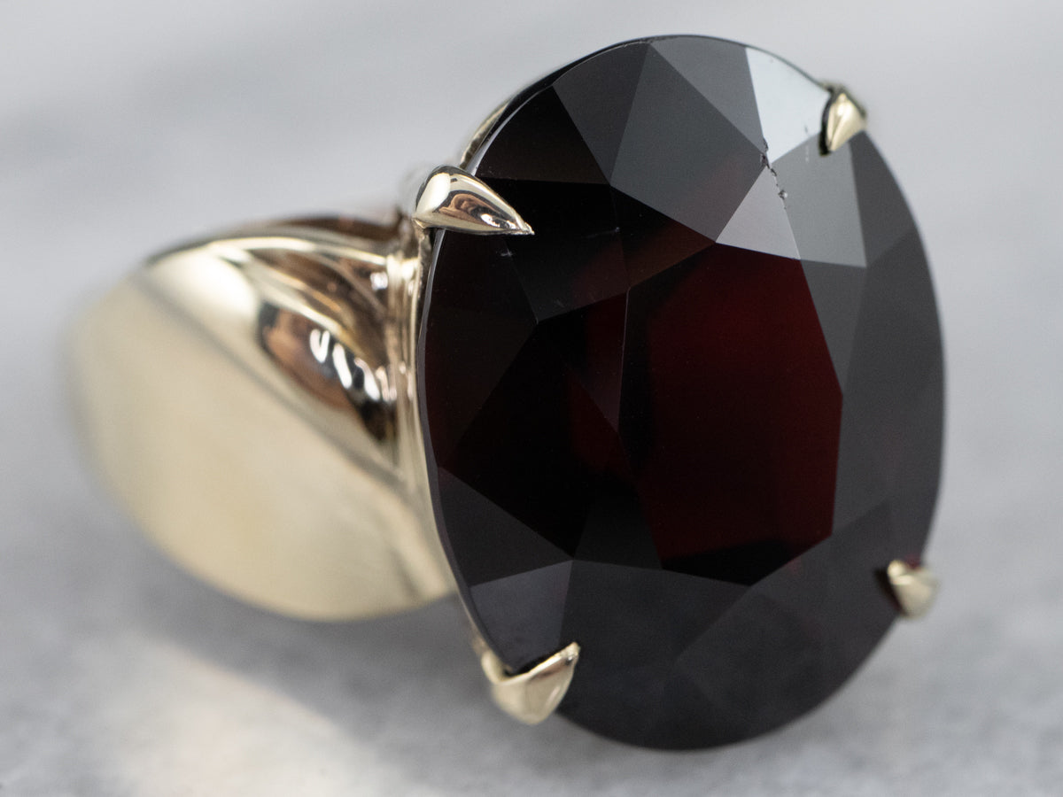 Anillo de cóctel granate vintage