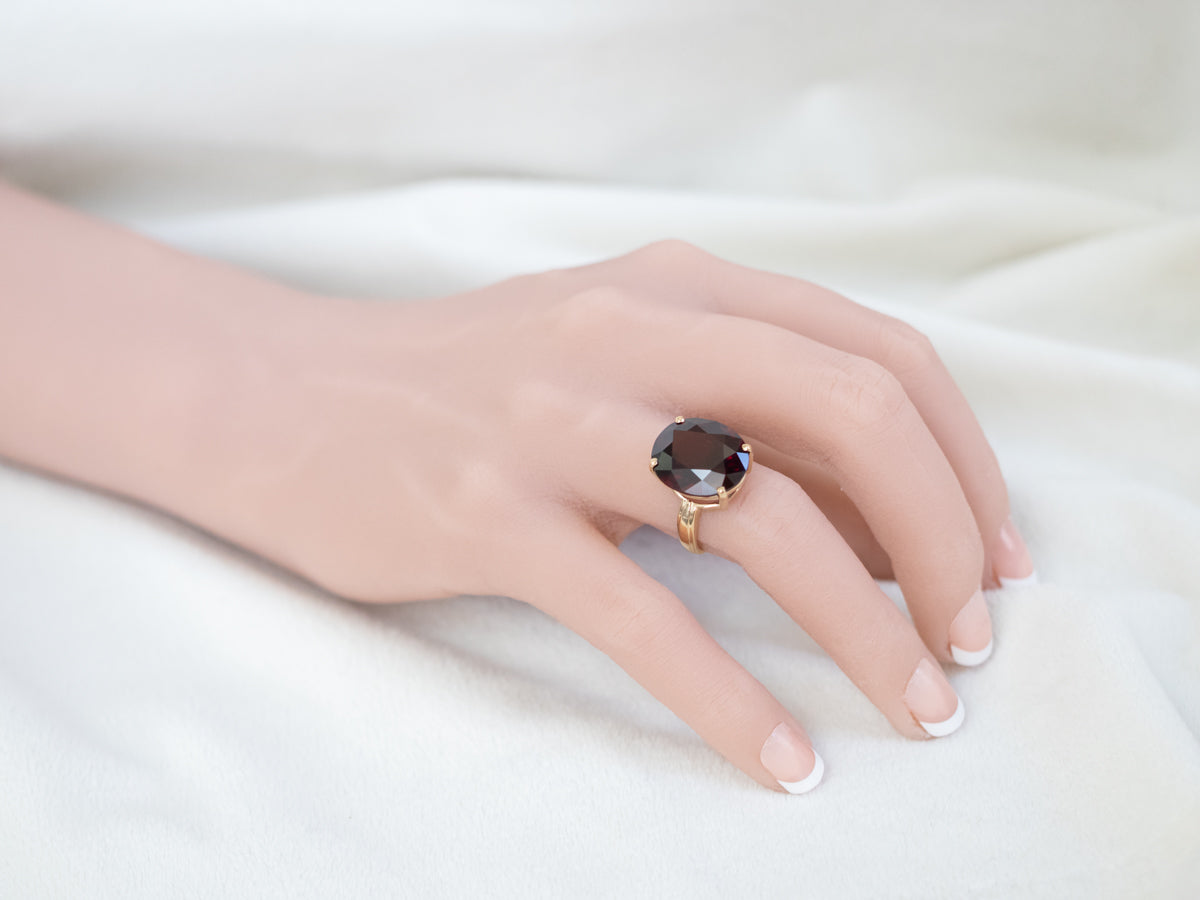 Vintage Gold Garnet Ring