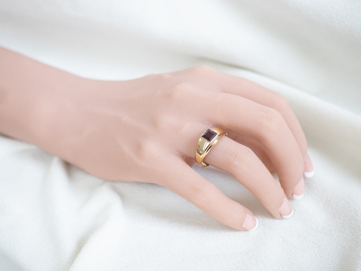 Unisex Garnet Solitaire Ring