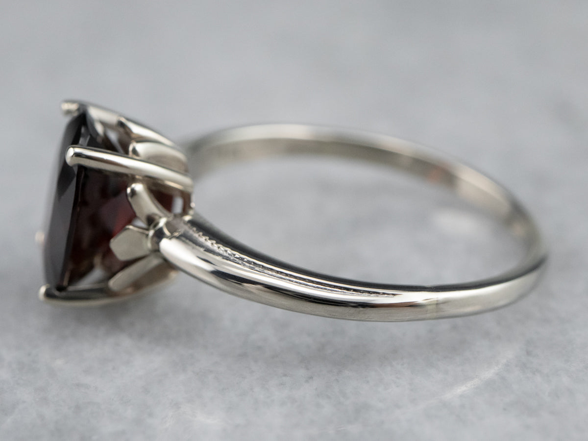 Anillo Solitario Granate Oro Blanco