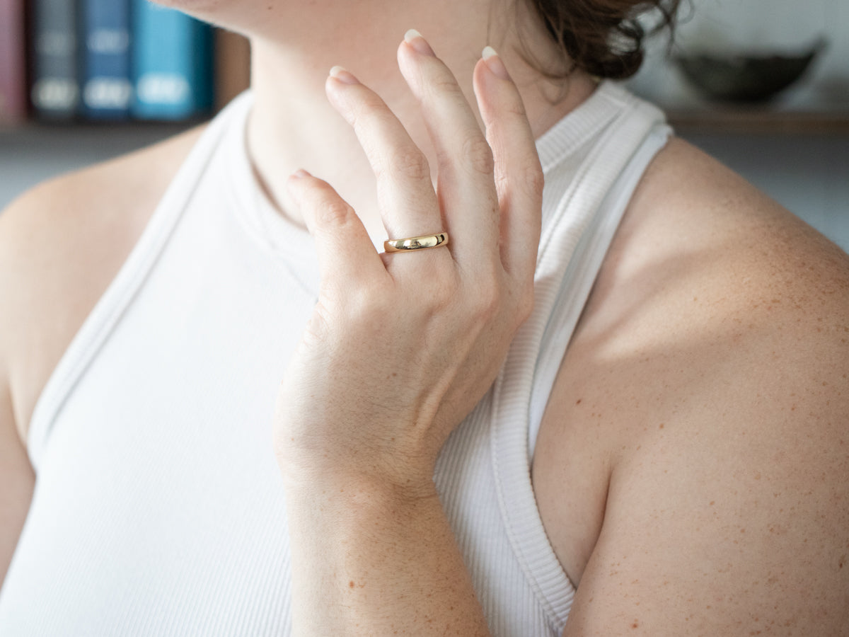 Unisex 18K Yellow Gold Classic Band