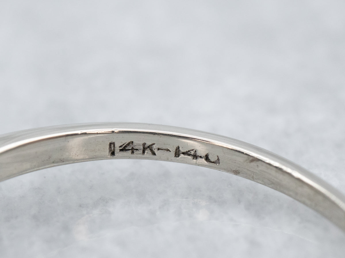 Anillo de compromiso con diamantes de estilo retro