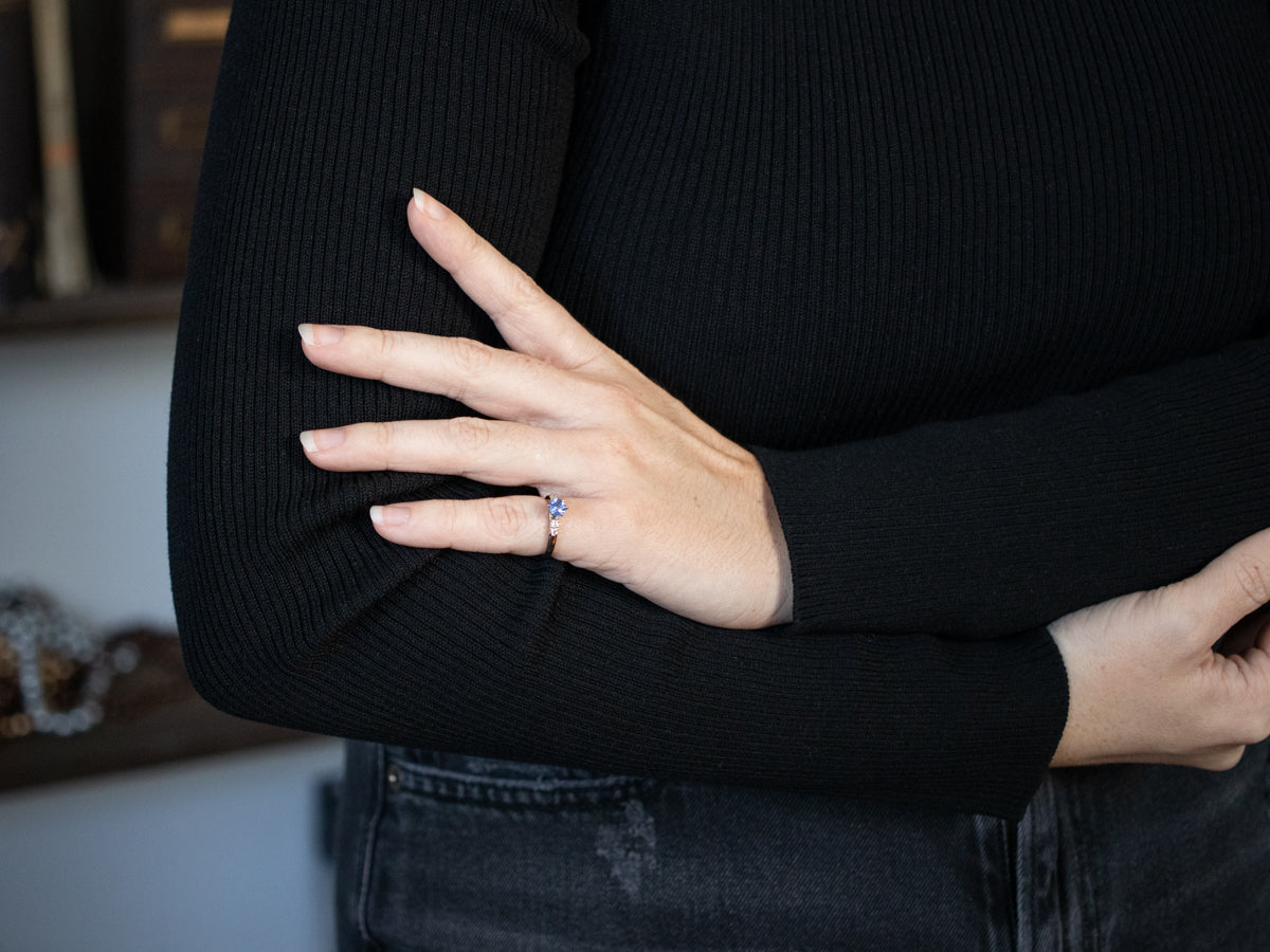 Anillo de compromiso de diamantes y zafiro vintage