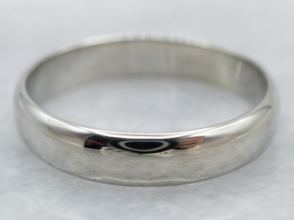 Anillo de banda clásica de oro blanco de 14 quilates para hombre