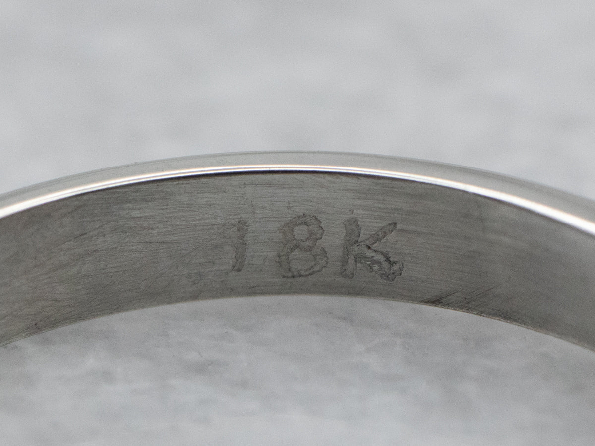 Banda clásica de oro blanco de 18 quilates