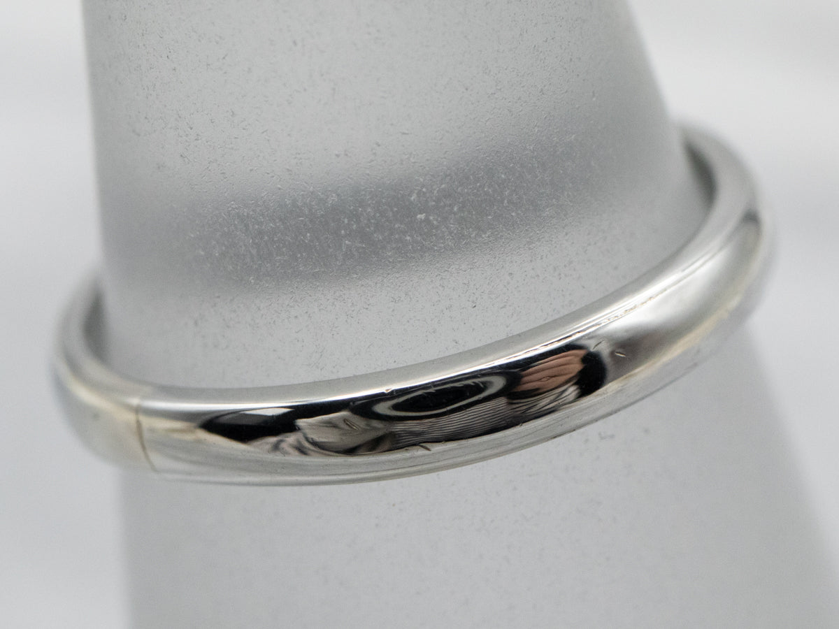 Banda clásica de oro blanco de 18 quilates