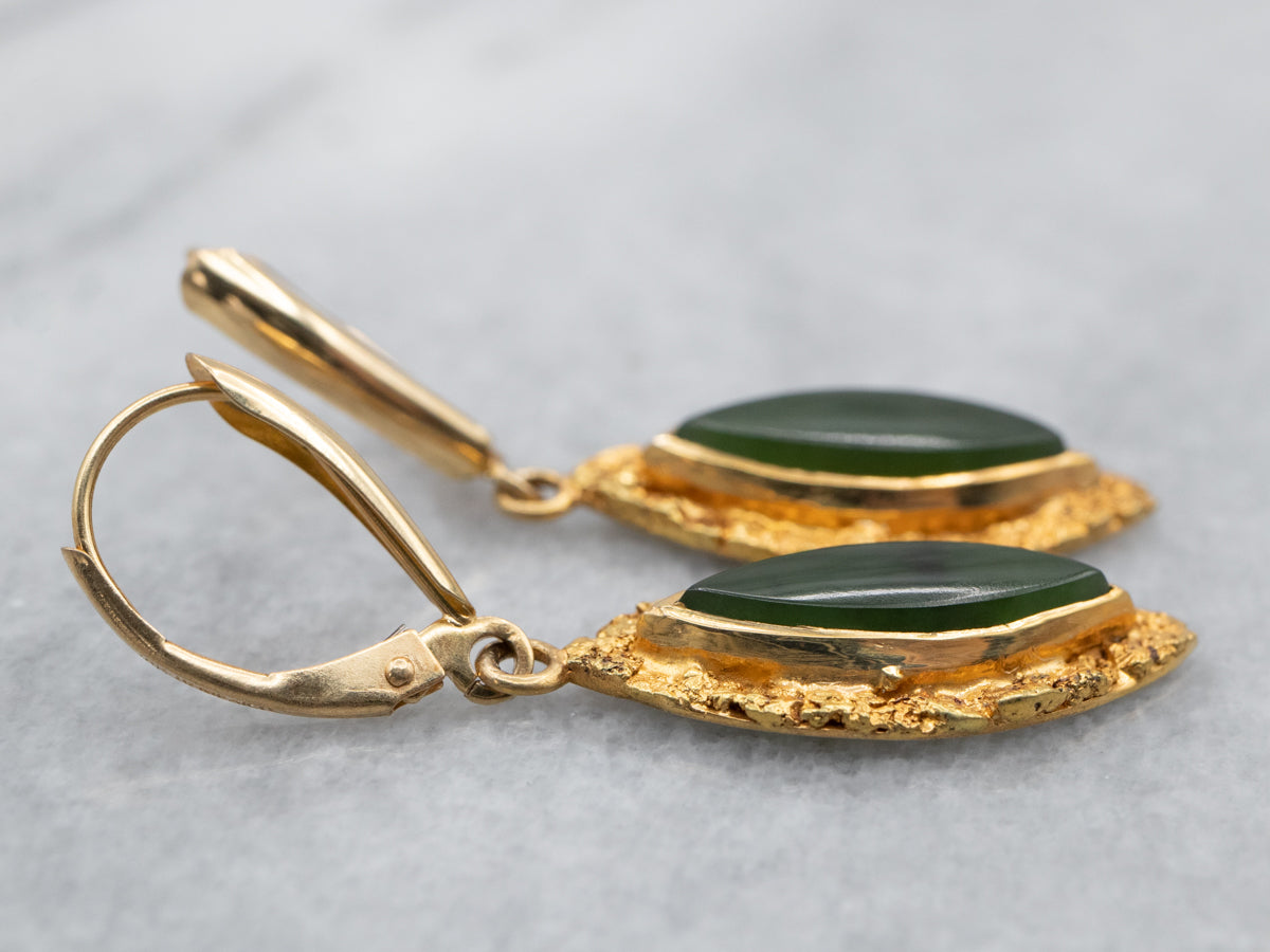 Pendientes colgantes de jade y nefrita con pepita de oro de 22 quilates