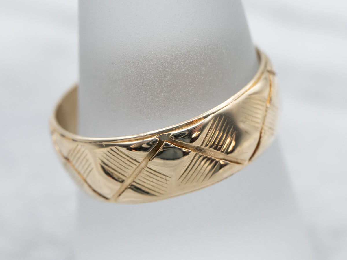 Alianza de boda tallada con arte tejido