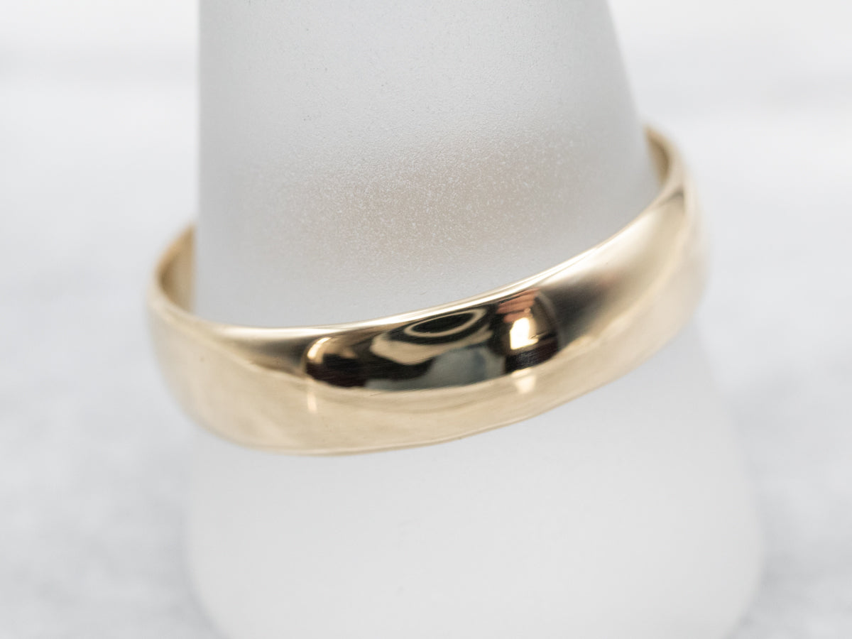 Correa clásica dorada de ajuste cómodo.