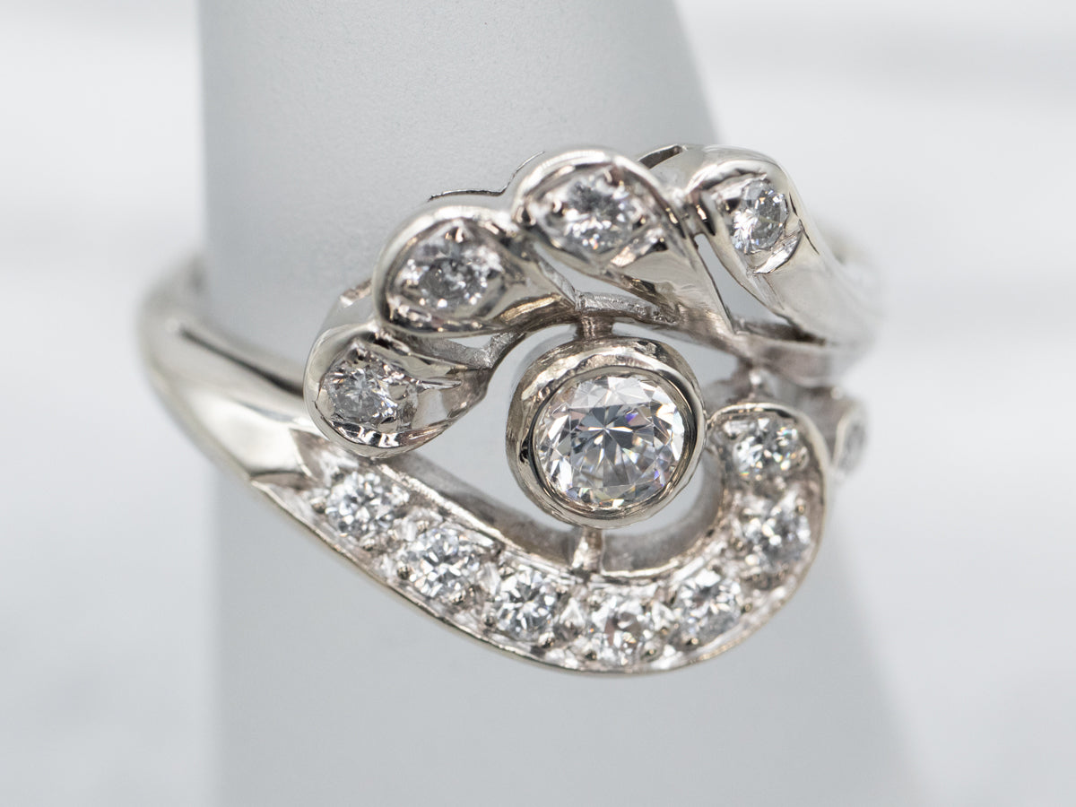 Impresionante anillo de cóctel de diamantes de la era retro