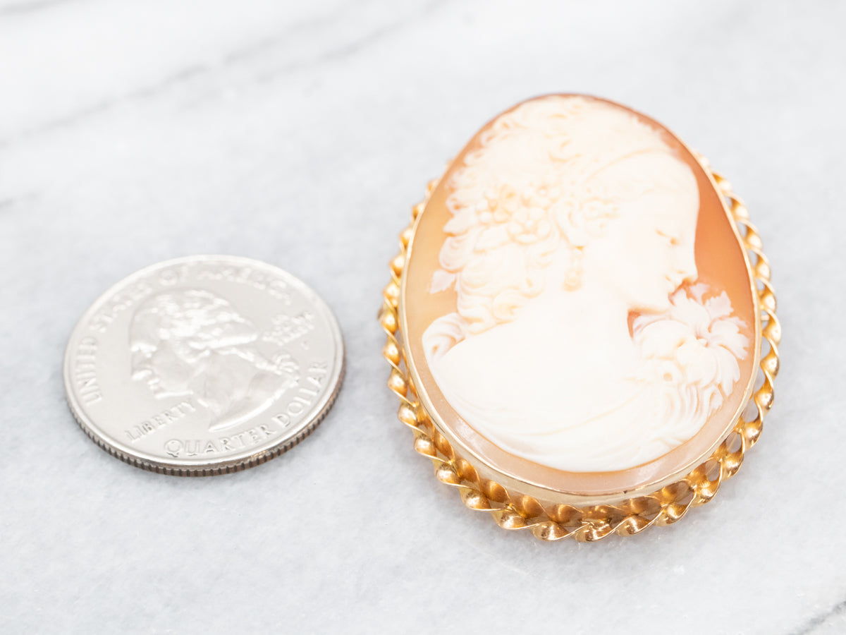 Vintage Cameo Gold Brooch or Pendant