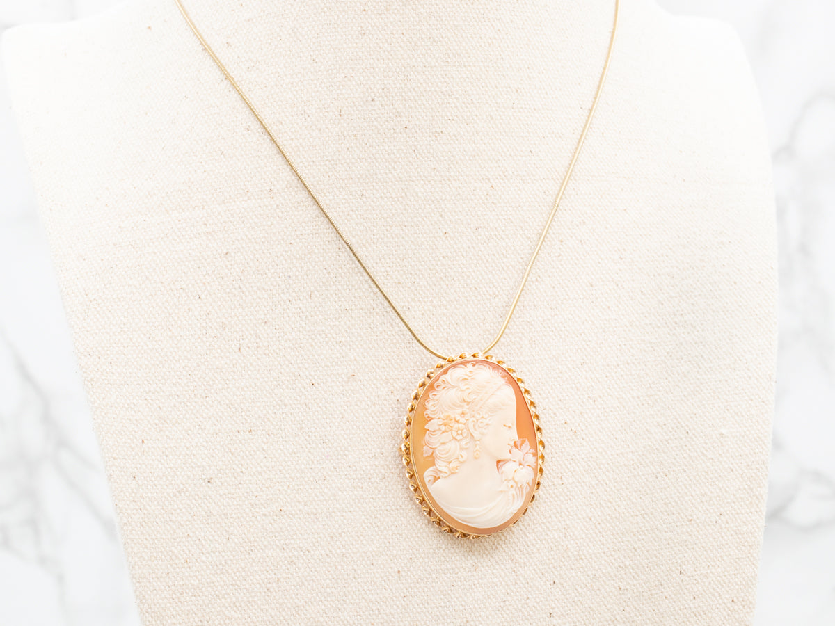 Vintage Cameo Gold Brooch or Pendant