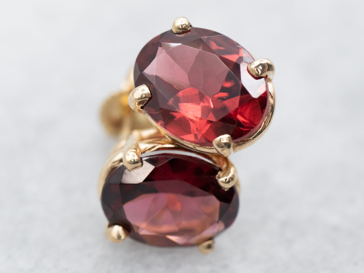 Pendientes de granate ovalados llamativos