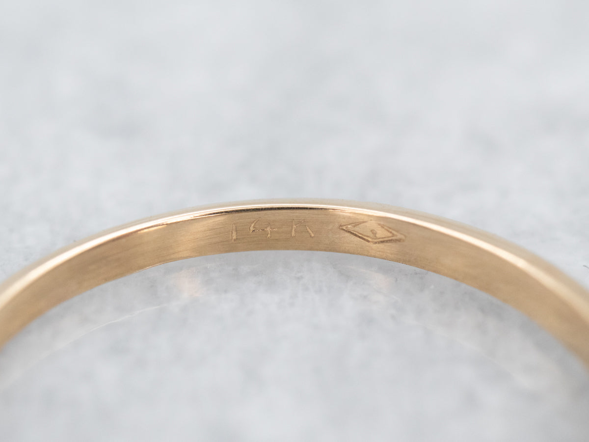 Anillo delicado con triple diamante