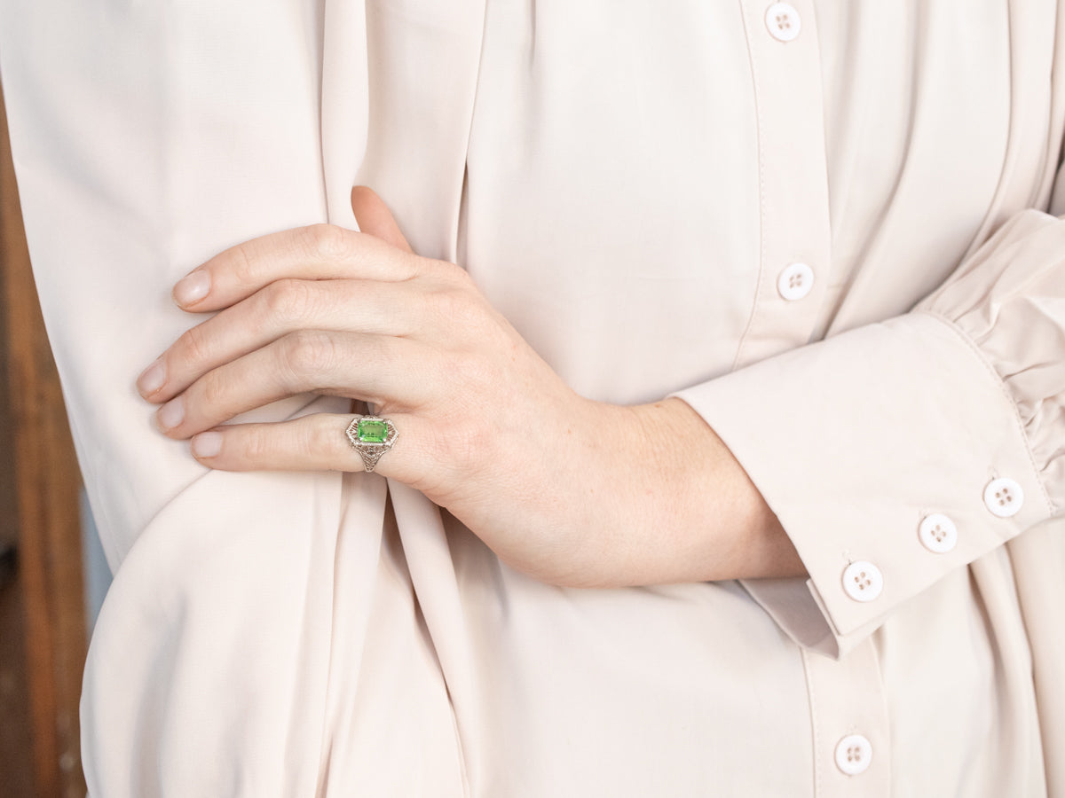 Exquisito anillo de granate Grossular Art Déco