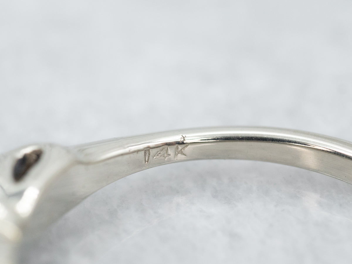 Anillo de compromiso con solitario de diamantes de talla europea