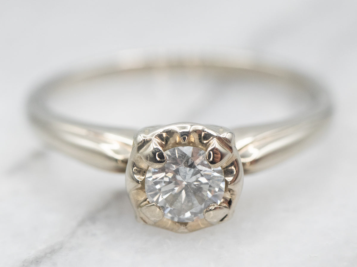 Anillo de compromiso vintage con diamantes brillantes redondos