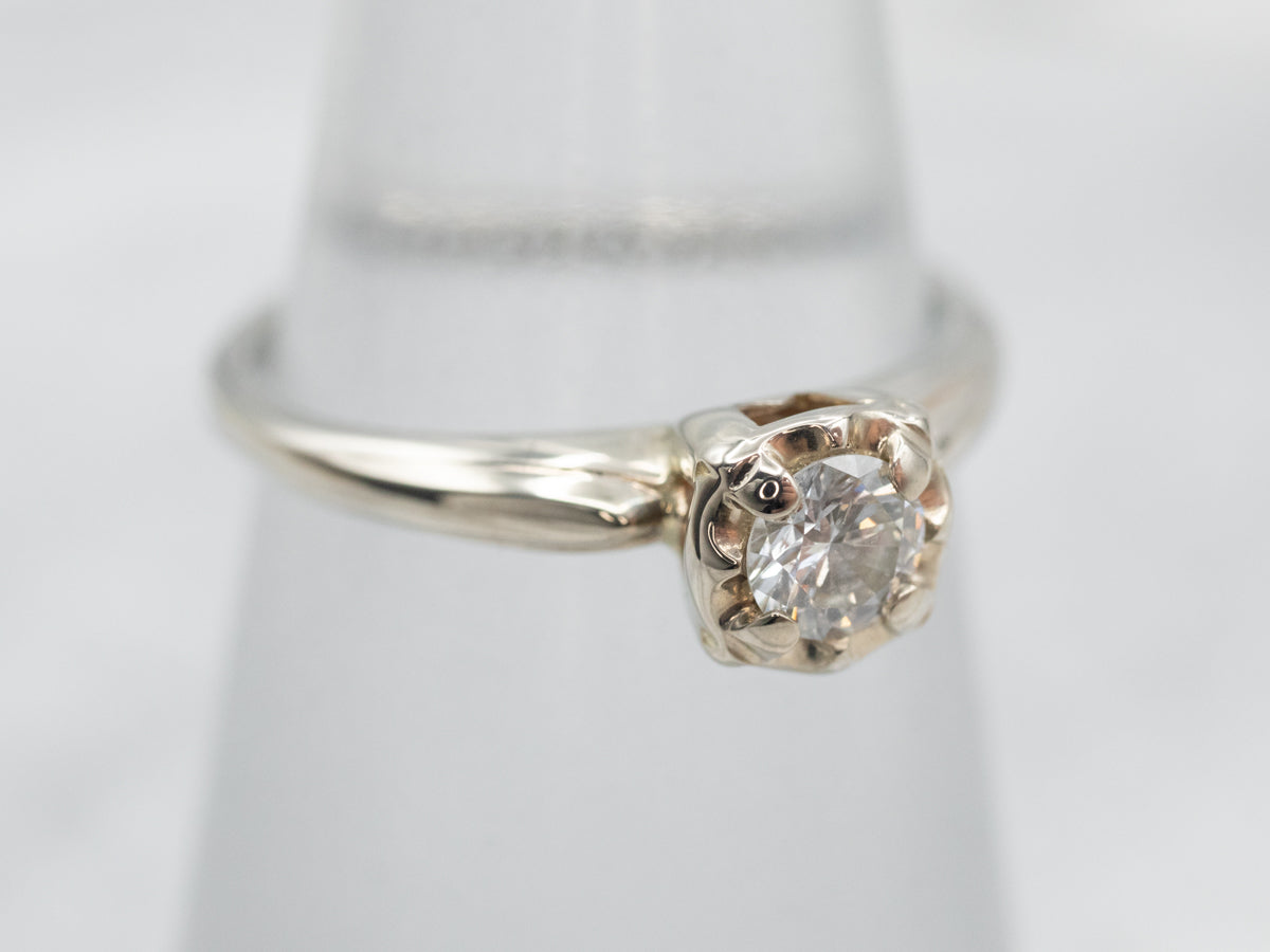 Anillo de compromiso vintage con diamantes brillantes redondos