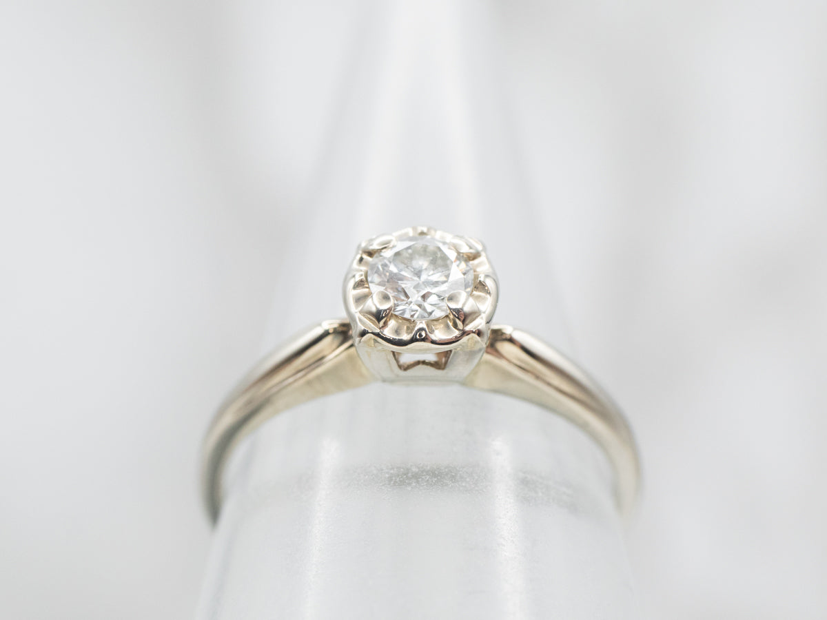 Anillo de compromiso vintage con diamantes brillantes redondos