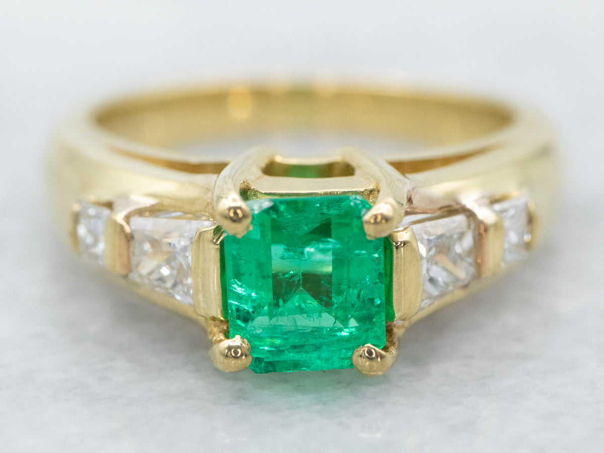 Modern Emerald Ring In 925 Sterling Silver, Weight: 2.220g, 6*4 Ov at Rs  5310/piece in Jaipur
