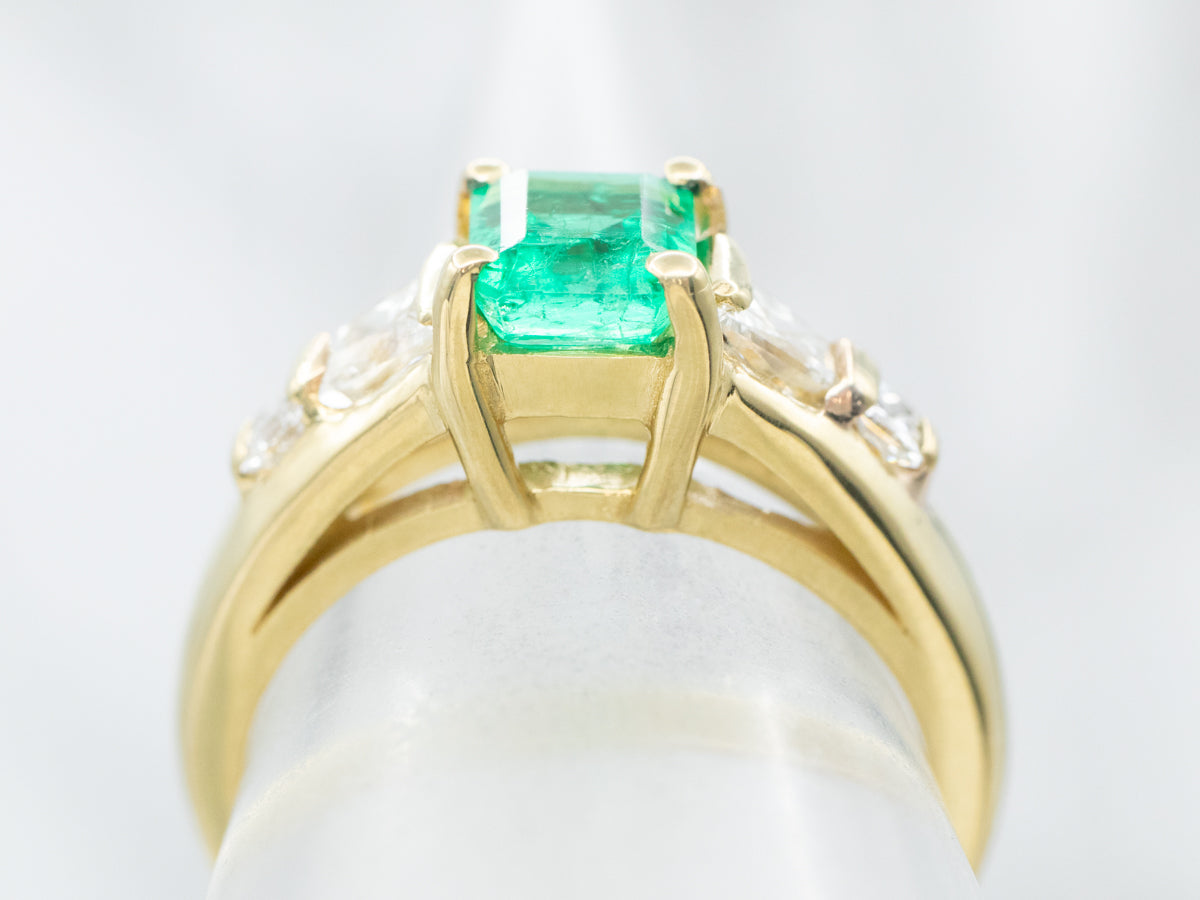 Modern 18K Gold Emerald and Diamond Ring