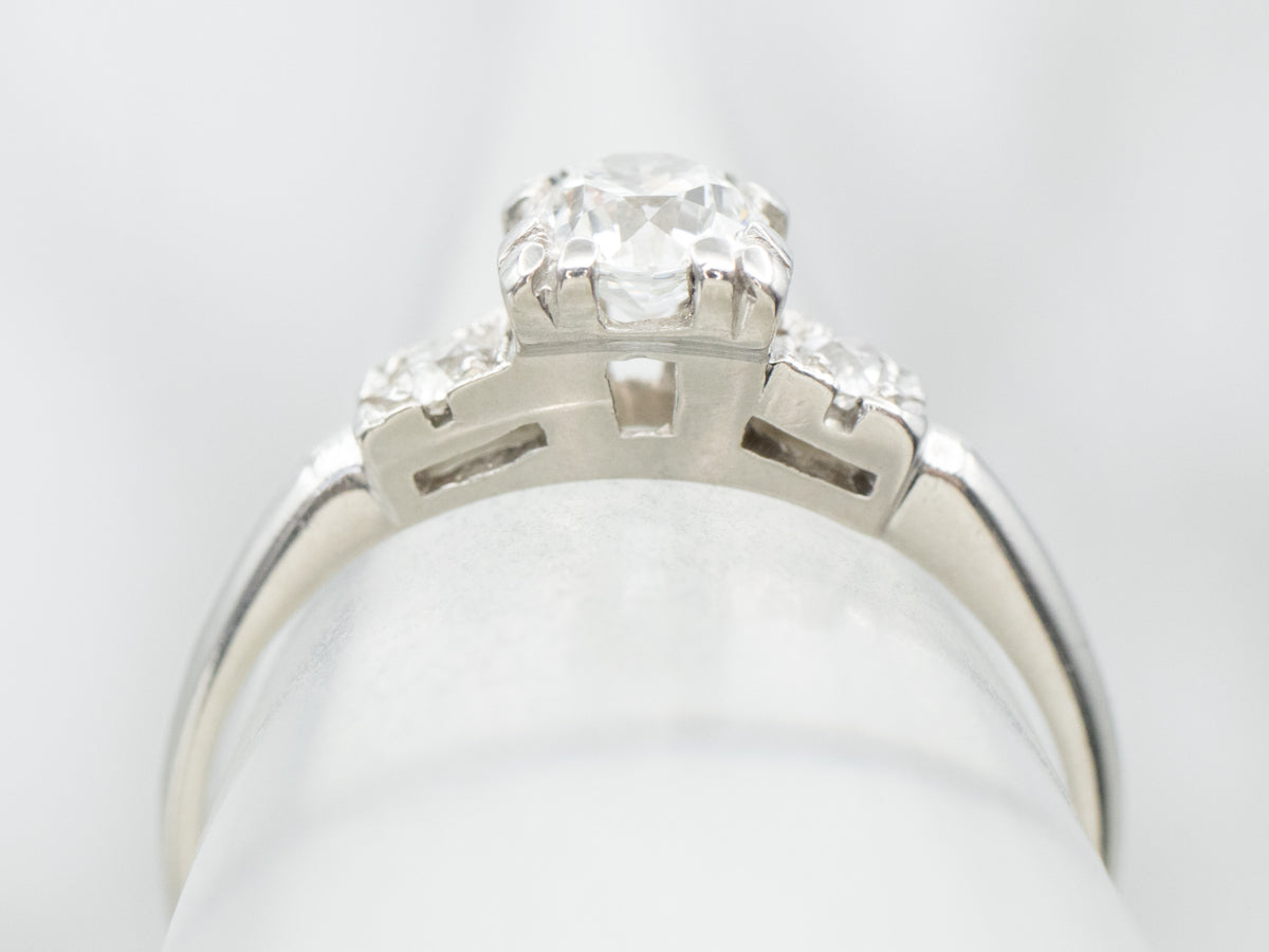 Anillo de compromiso de diamantes de talla europea en platino