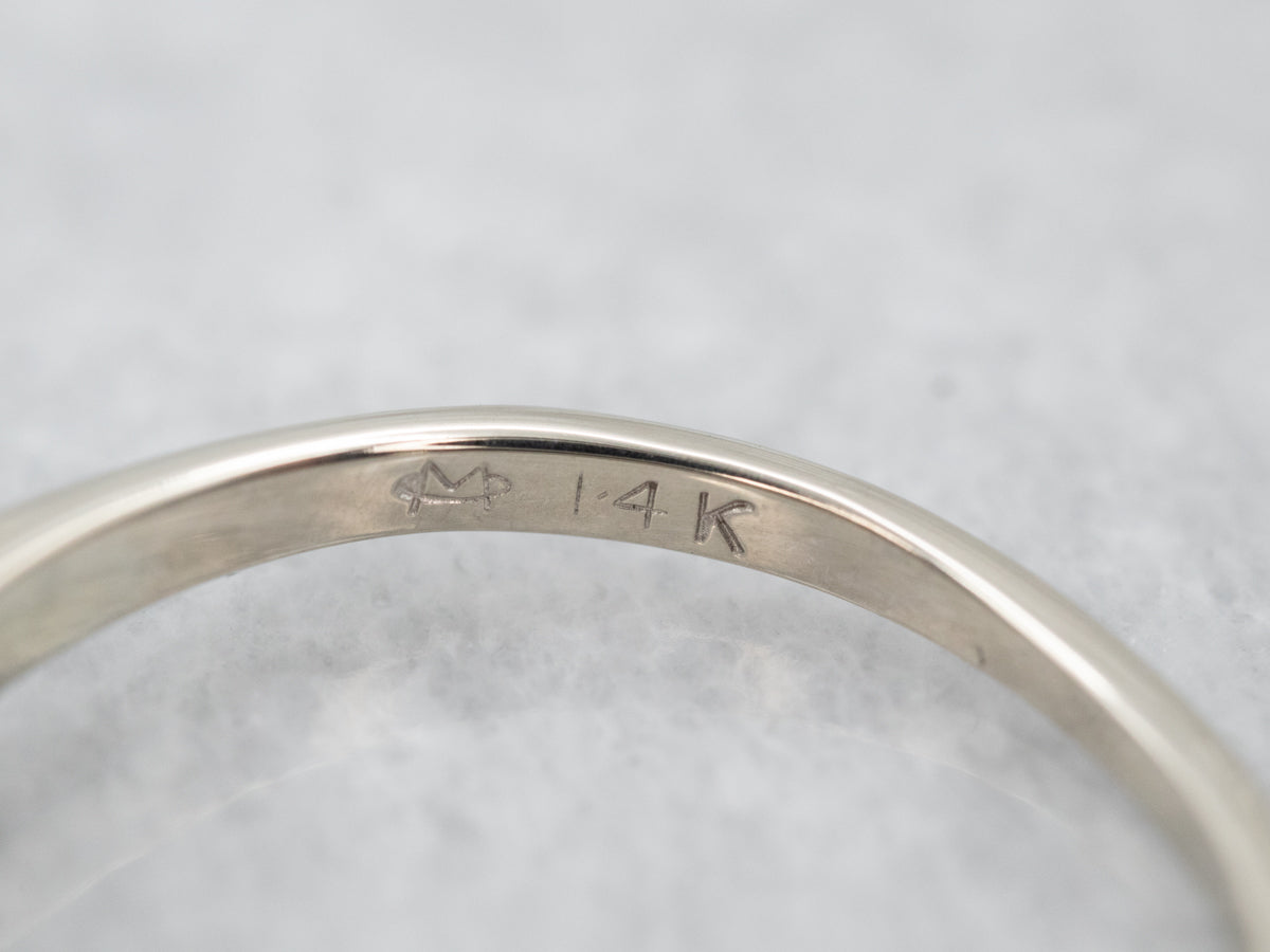 Anillo de compromiso clásico con solitario de diamantes