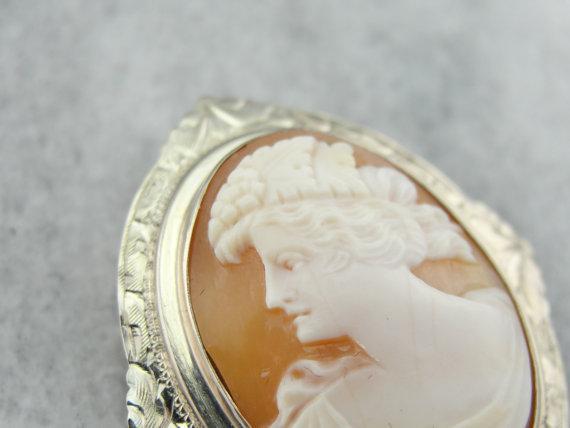 Engraved Flat Bezel Edge Antique Cameo Brooch