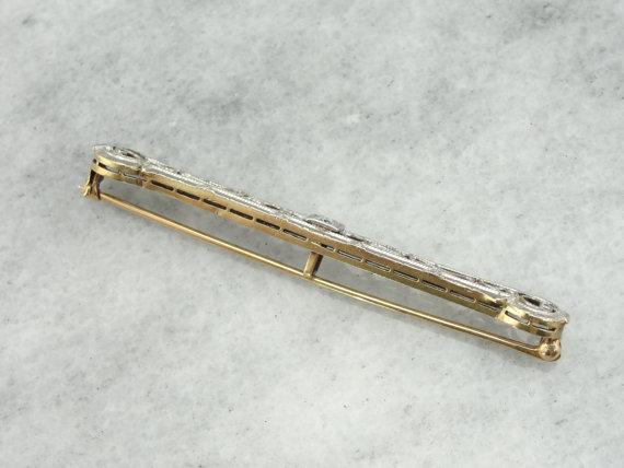 900 Platinum and Diamond Outstanding Filigree Edwaridan Bar Pin Brooch