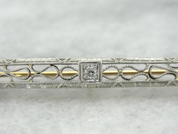 900 Platinum and Diamond Outstanding Filigree Edwaridan Bar Pin Brooch
