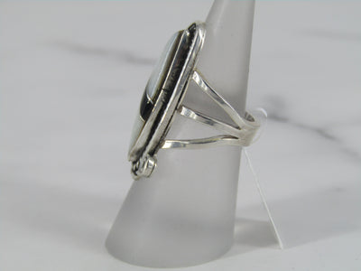 Sterling Silver South-West Style Mother of Pearl and Black Onyx Ring