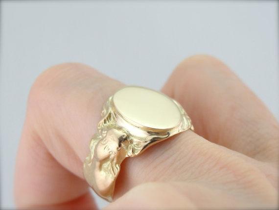 Art Nouveau Nude Goddess  Gold Signet Ring