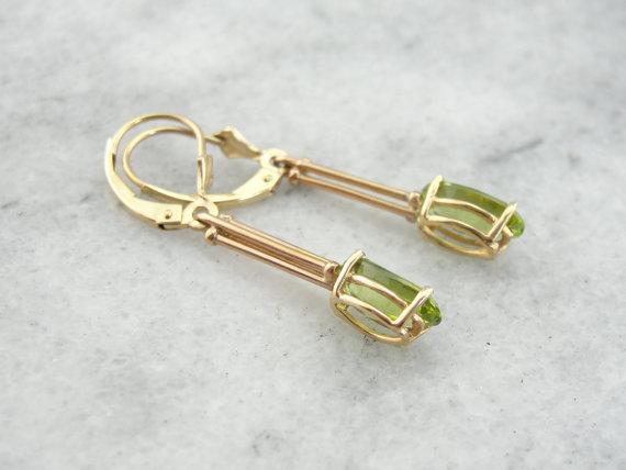 Pendientes colgantes de peridoto con monturas antiguas