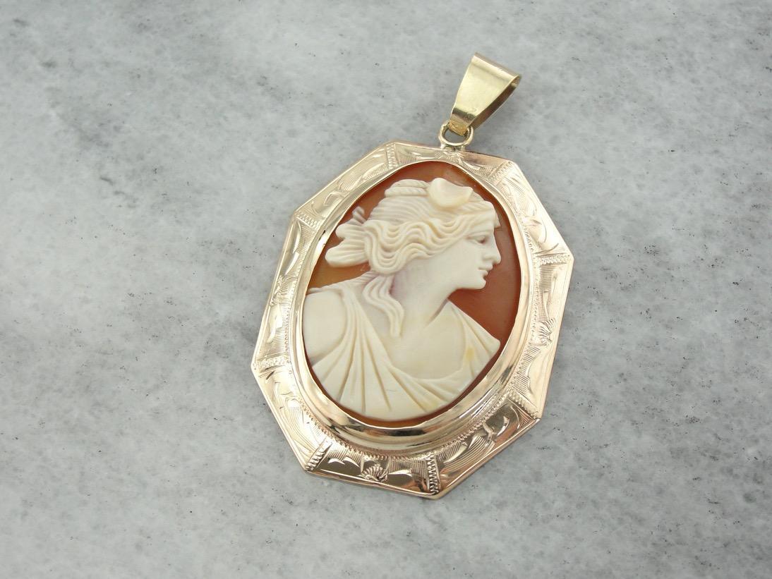 Wonderfully Carved, Vintage Cameo Pendant in Etched Gold Frame
