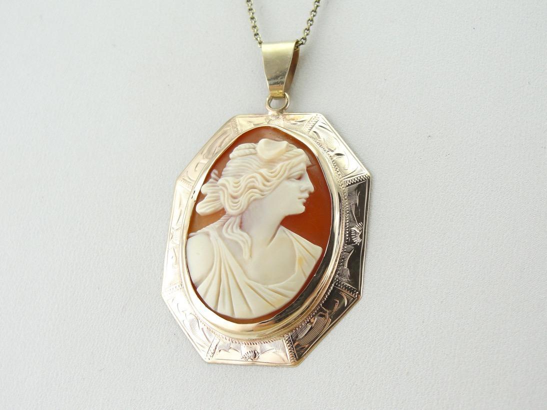 Wonderfully Carved, Vintage Cameo Pendant in Etched Gold Frame