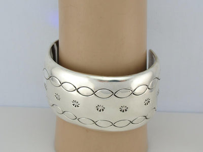 Native American Simplicity: Minimalist Pattern Sterling Silver Cuff Bracelet